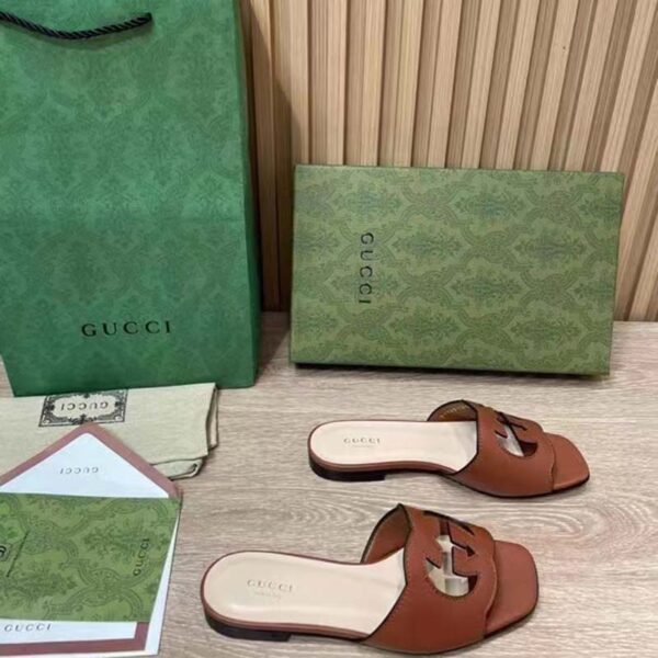 Gucci Women Interlocking G Cut Out Slide Sandal Cuir Leather Flat (6)