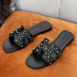 Hermes Women Oran Sandal in Calfskin Black - Image 3