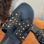 Hermes Women Oran Sandal in Calfskin Black - Image 6