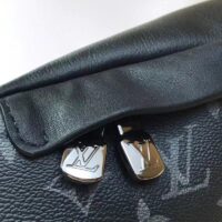 Louis Vuitton LV Men Discovery Bumbag PM Grey Monogram Eclipse Canvas (3)