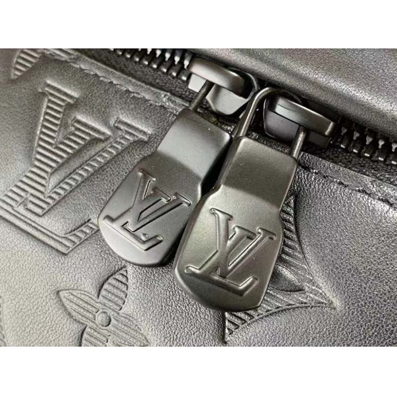 Louis Vuitton Discovery Bumbag Features monogram shadow calf leather,  cowhide leather trim, textile lining, black hardware, double zipped  closure, outside front pocket and an outside flat pocket on the back. :  u/ApparentlyClothing