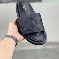 Louis Vuitton LV Unisex Pool Pillow Flat Comfort Mule Black Monogram (11)