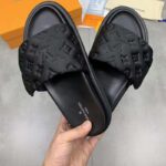 Louis Vuitton LV Unisex Pool Pillow Flat Comfort Mule Black Monogram - immagine 6