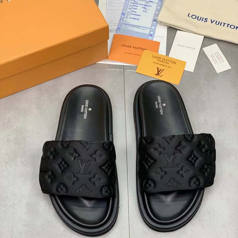 Louis Vuitton Pool Pillow Flat Comfort Mule BLACK. Size 35.0