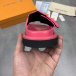 Louis Vuitton LV Unisex Pool Pillow Flat Comfort Mule Fuchsia Pink Monogram - immagine 9