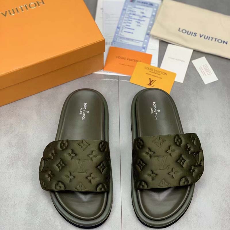 Louis Vuitton Pool Pillow Flat Comfort Mule Green. Size 40.0