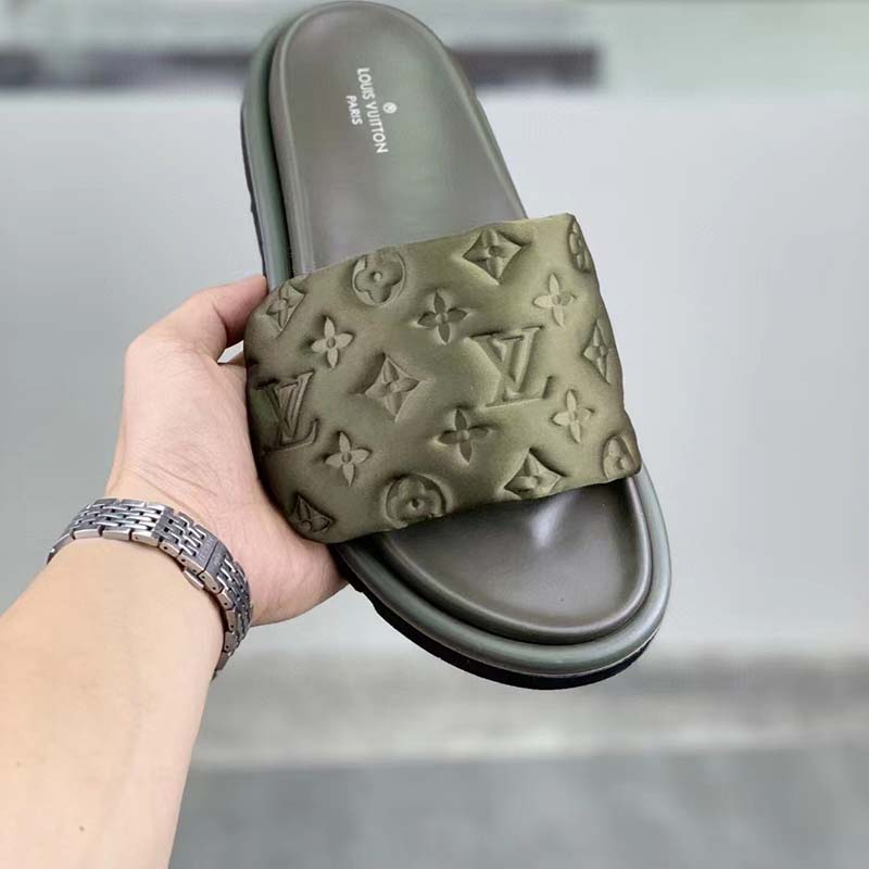 Louis Vuitton Pool Pillow Flat Comfort Mule Green. Size 40.0