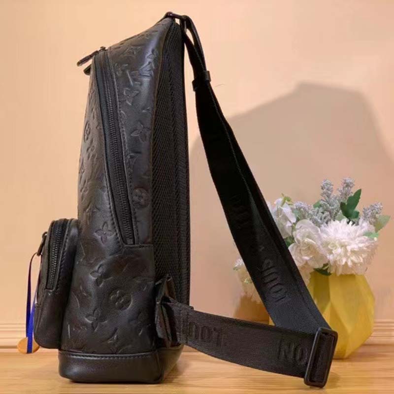 Racer Slingbag Black Calfskin