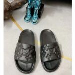 Louis Vuitton LV Unisex Waterfront Mule Black Monogram Embossed Rubber Waterproof - immagine 3