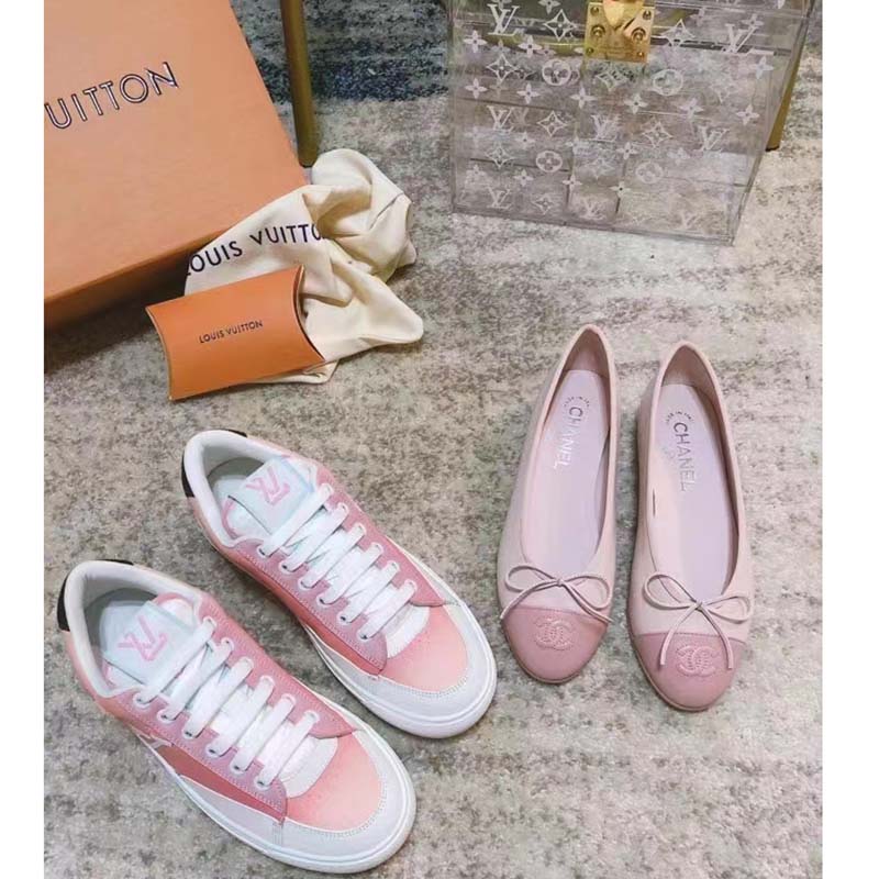 Louis Vuitton LV Women Charlie Sneaker Rose Clair Pink Recycled Rubber LV  Initials - LULUX