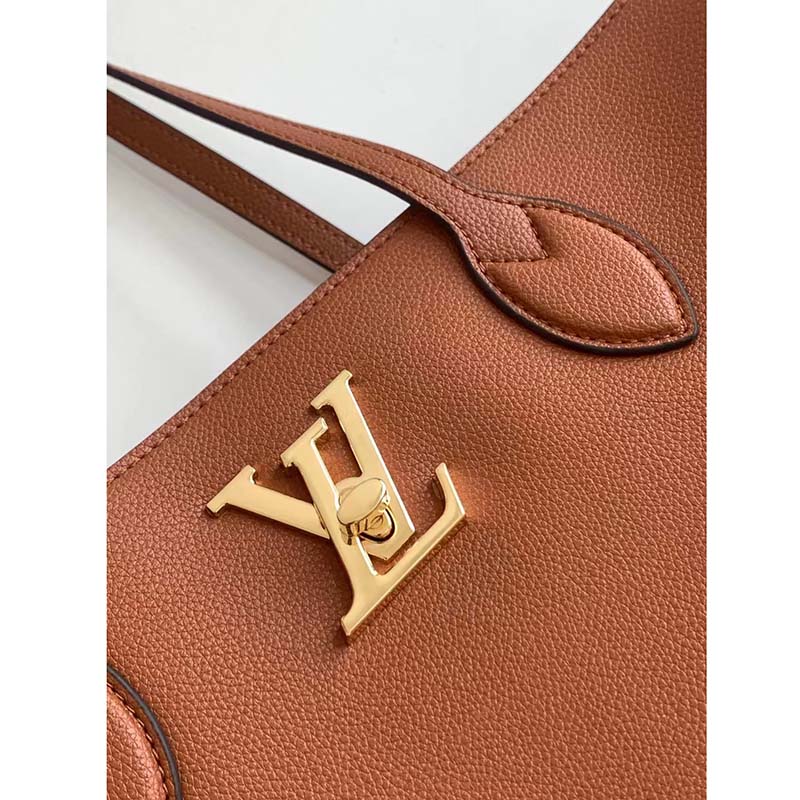 Louis Vuitton Greige Grained Calf Leather Lockme Shopper