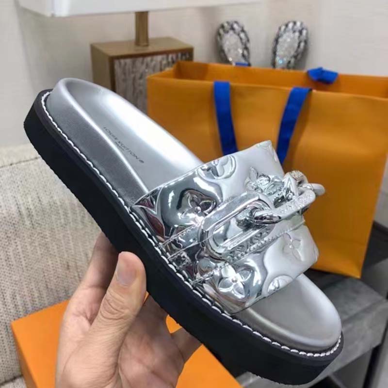 Leather mules Louis Vuitton Silver size 37 EU in Leather - 33324890