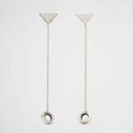 Boucles d'oreilles pendantes AirPods Prada pour femmes avec logo en cristal