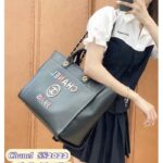 Chanel Women CC Large Shopping Bag Calfskin Aged Gold-Tone Metal Black - Bild 14