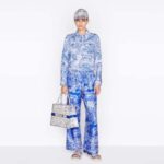 Dior Unisex CD Medium Book Tote Fluorescent Blue Toile De Jouy Reverse Embroidery - Imagen 11