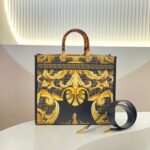 Fendi Women Fendi Sunshine Medium Fendace Printed FF Leather Shopper - Image 3