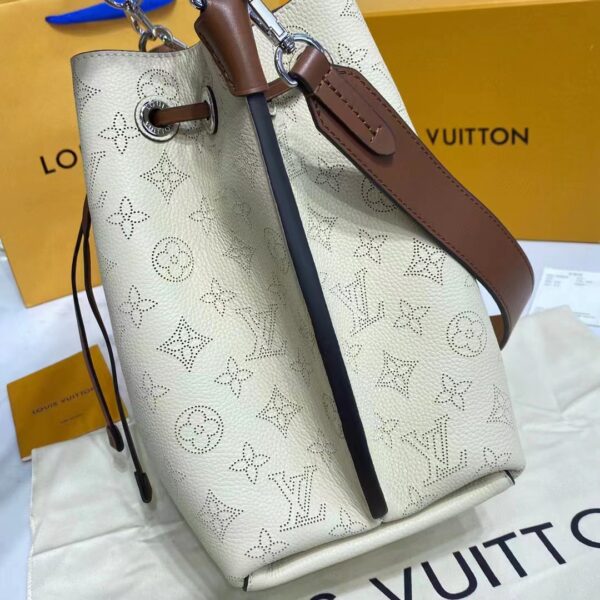 Louis Vuitton LV Unisex Muria Bucket Bag Crème Beige Mahina Perforated Calf Leather (18)