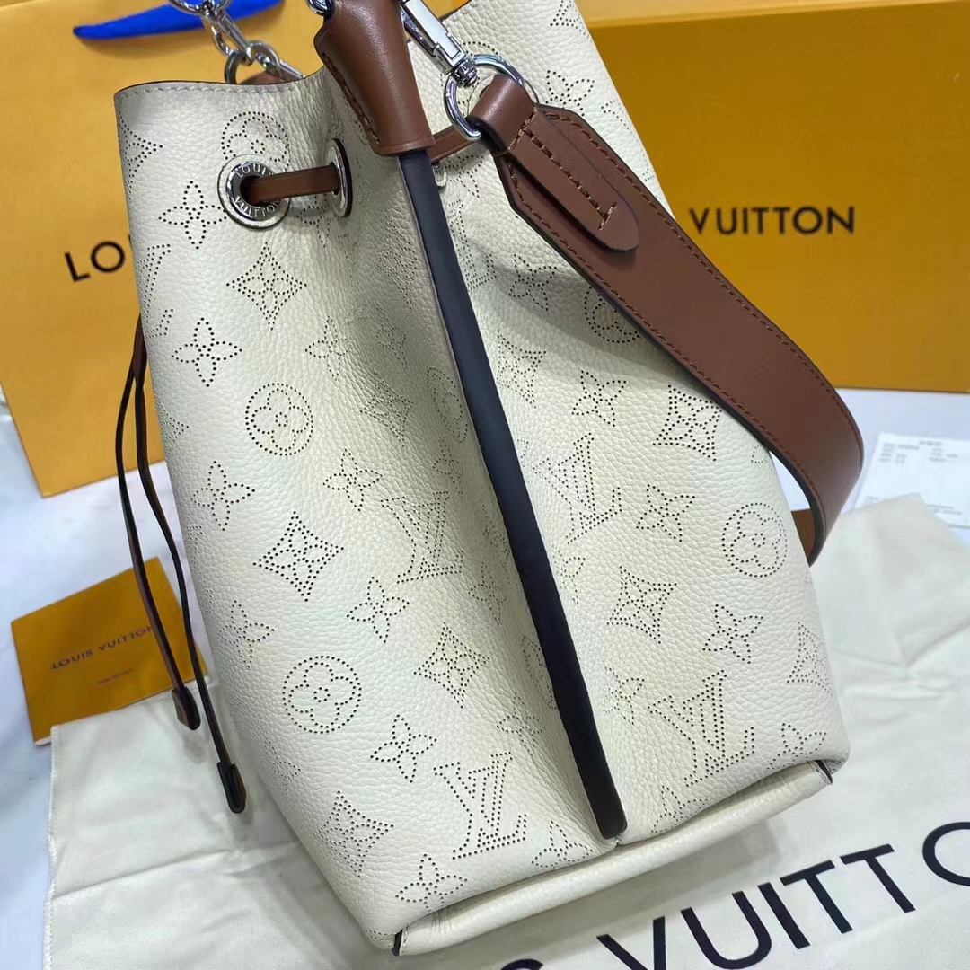 Louis Vuitton Mahina Muria Cream M55801