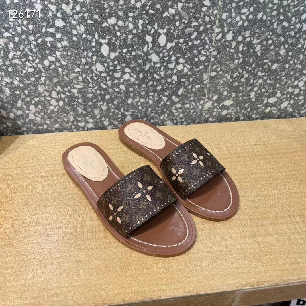 Louis Vuitton Lock It Flat Mule Cacao. Size 38.0