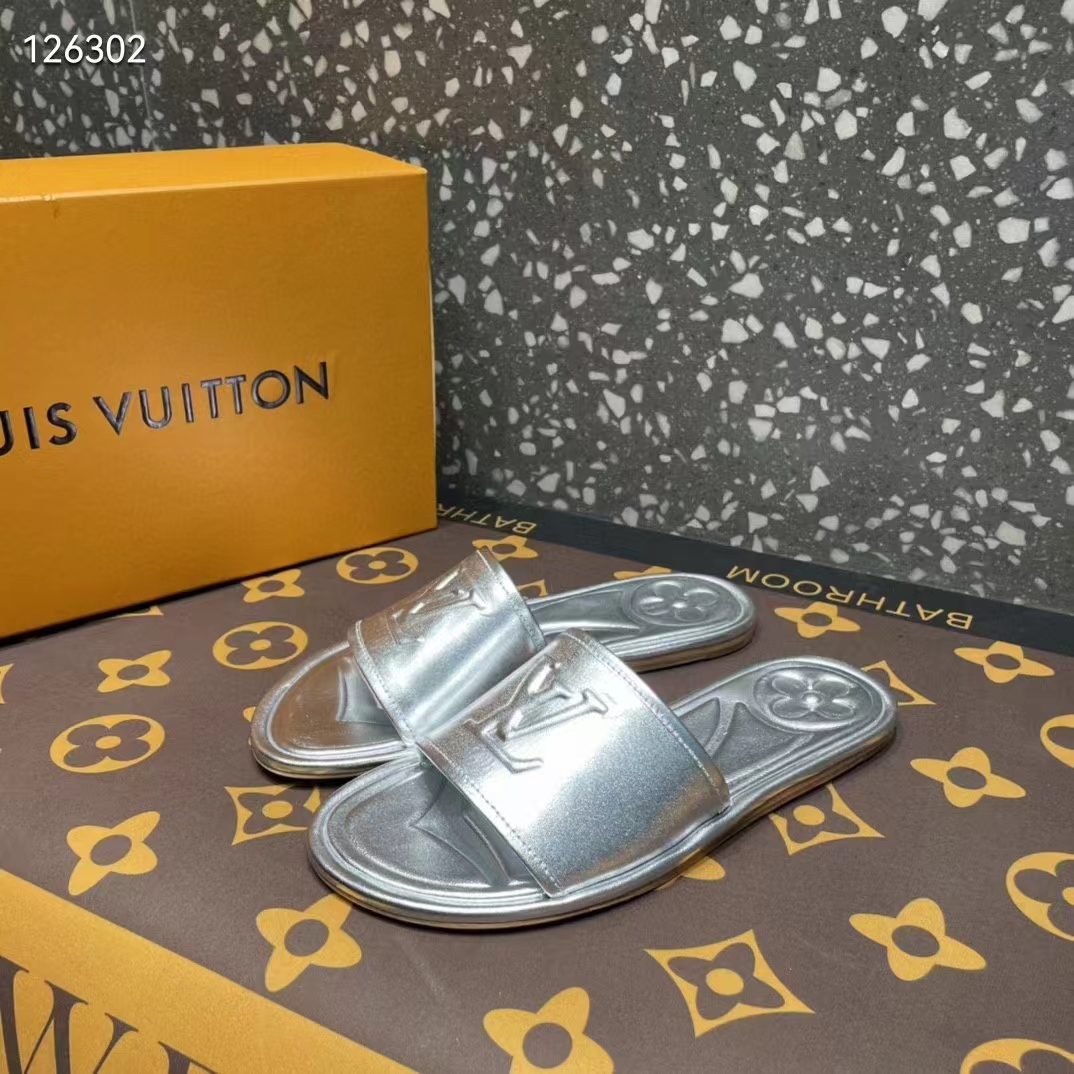 Leather mules Louis Vuitton Silver size 37 EU in Leather - 33324890