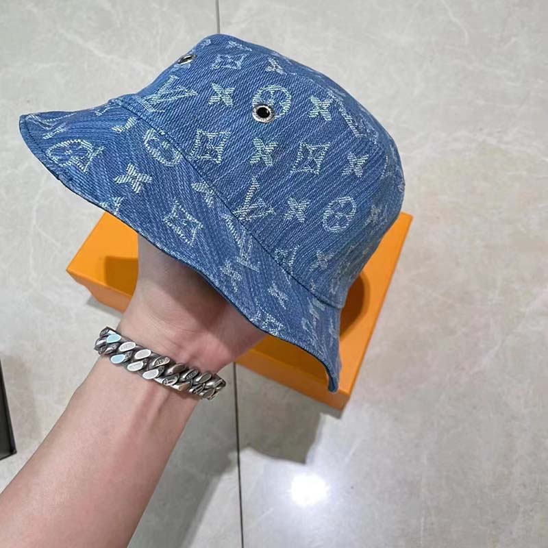 Louis Vuitton Monogram Essential Bucket Hat Blue Cotton. Size 62