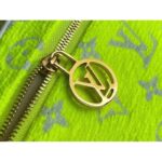 Louis Vuitton Women Loop Half-Moon Baguette Bag Yellow Monogram Jacquard Velvet - Imagen 9