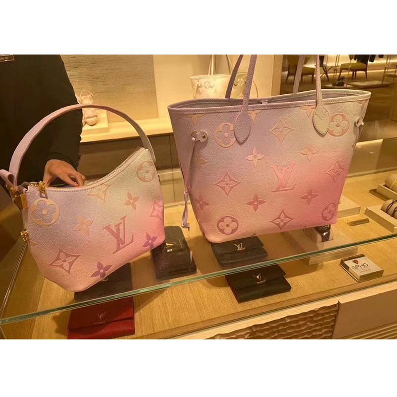 Louis Vuitton Monogram Sunrise Pastel Neverfull Pochette Wristlet Pouch  Leather ref.638406 - Joli Closet