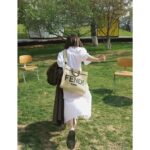 Fendi Women Sunshine Medium Beige Black Straw Shopper - Imagen 6