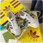 Gucci Unisex Adidas x Gucci Gazelle Sneaker White Suede Trefoil Label – Bild 4