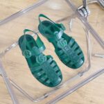 Gucci Unisex GG Sandal Double G Transparent Green Rubber Sole Ankle Buckle Flat – Bild 7