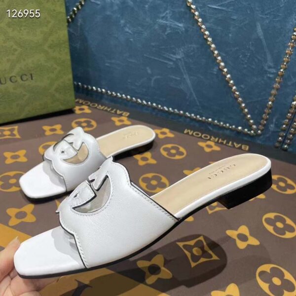 Gucci Unisex Interlocking G Cut-Out Slide Sandals White Leather Flat 1 cm Heel (1)