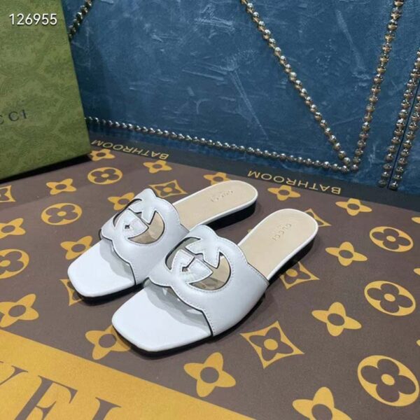 Gucci Unisex Interlocking G Cut-Out Slide Sandals White Leather Flat 1 cm Heel (10)