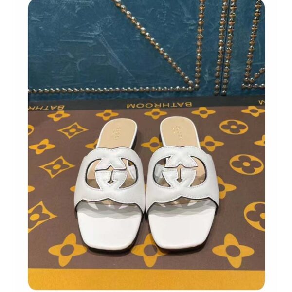 Gucci Unisex Interlocking G Cut-Out Slide Sandals White Leather Flat 1 cm Heel (2)