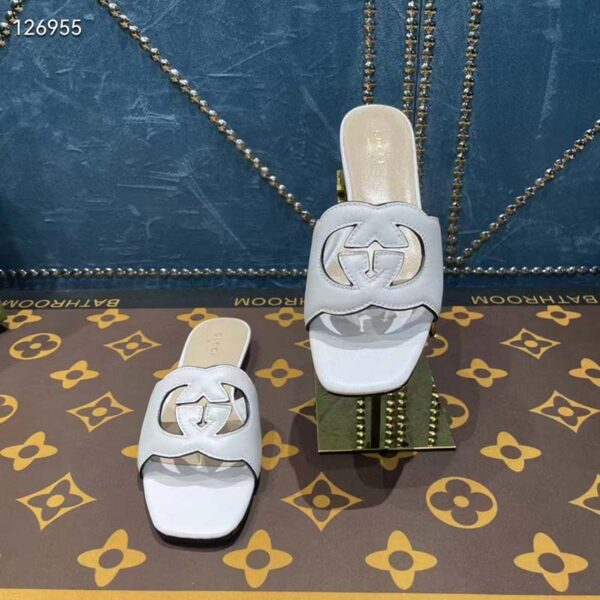 Gucci Unisex Interlocking G Cut-Out Slide Sandals White Leather Flat 1 cm Heel (3)