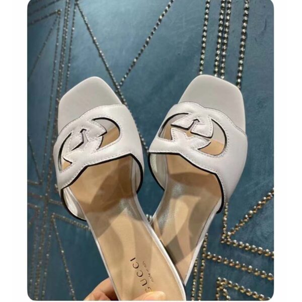 Gucci Unisex Interlocking G Cut-Out Slide Sandals White Leather Flat 1 cm Heel (4)