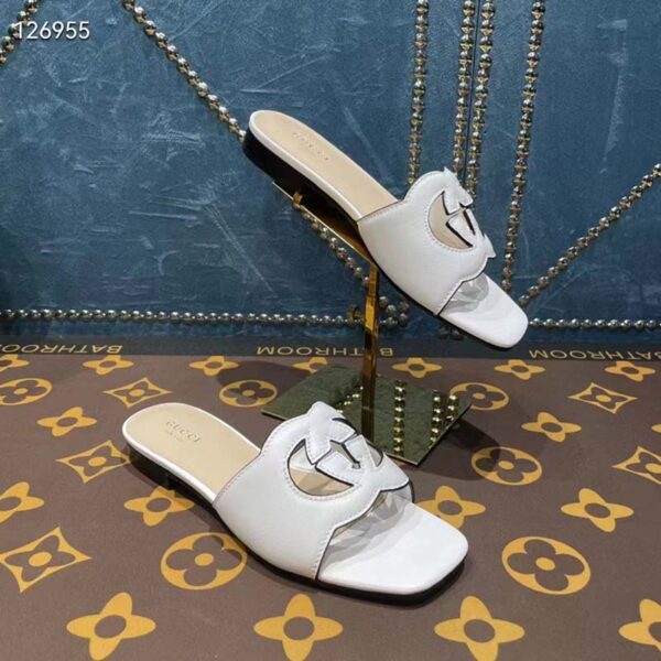 Gucci Unisex Interlocking G Cut-Out Slide Sandals White Leather Flat 1 cm Heel (5)