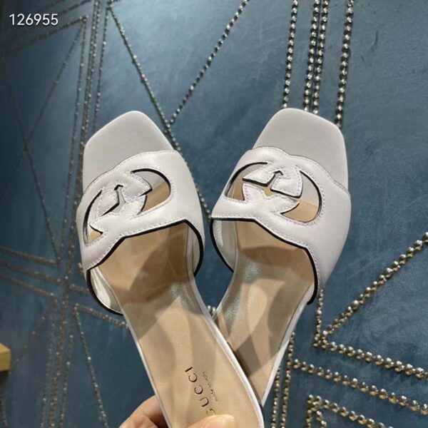 Gucci Unisex Interlocking G Cut-Out Slide Sandals White Leather Flat 1 cm Heel (9)