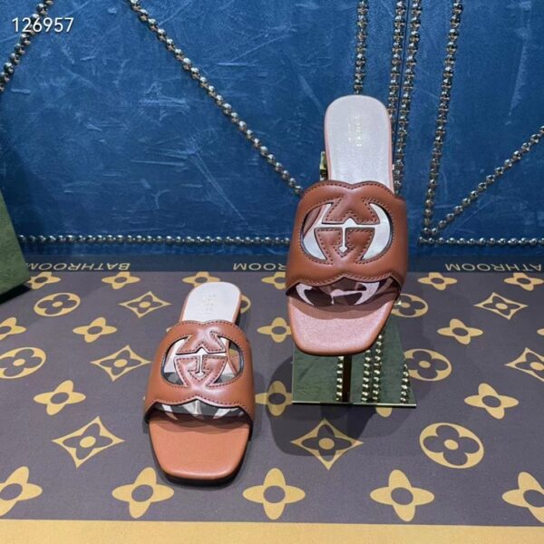 Gucci Unisex Interlocking G Slide Sandals Cuir Leather Cut-Out Flat (4)