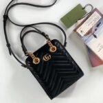 Gucci Women GG Marmont Matelassé Mini Bag Chevron Leather Double G Black - Imagen 3