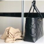 Gucci Women GG Matelassé Leather Medium Tote Black Matelassé Chevron Double G - Imagen 4