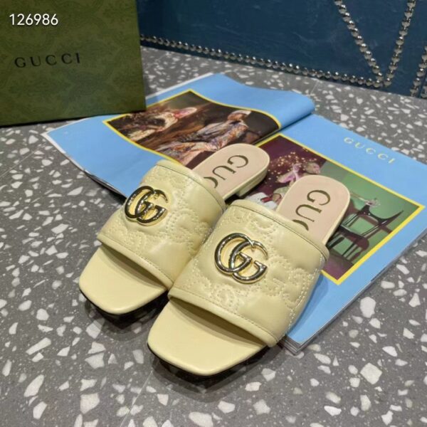 Gucci Women Matelassé Slide Sandal Beige GG Matelassé Leather Square Toe Flat (3)