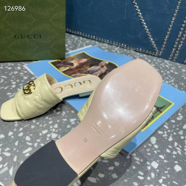 Gucci Women Matelassé Slide Sandal Beige GG Matelassé Leather Square Toe Flat (4)