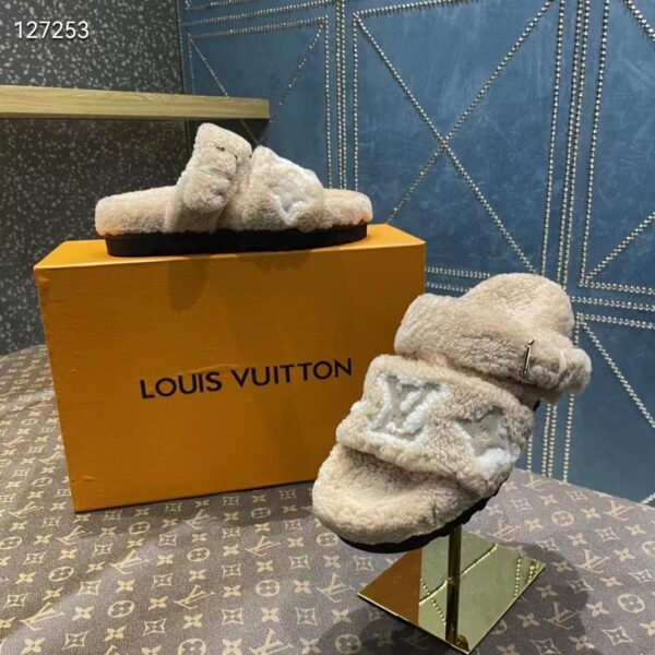 Louis Vuitton LV Unisex Paseo Flat Comfort Mule Beige Shearling Monogram Flowers (5)