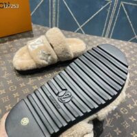 Louis Vuitton LV Unisex Paseo Flat Comfort Mule Beige Shearling Monogram Flowers (10)