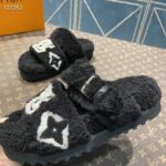 Louis Vuitton LV Unisex Paseo Flat Comfort Mule Black Shearling Monogram Flowers - Bild 8