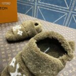Louis Vuitton LV Unisex Paseo Flat Comfort Mule Dark Green Shearling Monogram Flowers - immagine 9