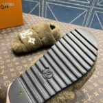 Louis Vuitton LV Unisex Paseo Flat Comfort Mule Dark Green Shearling Monogram Flowers - immagine 10