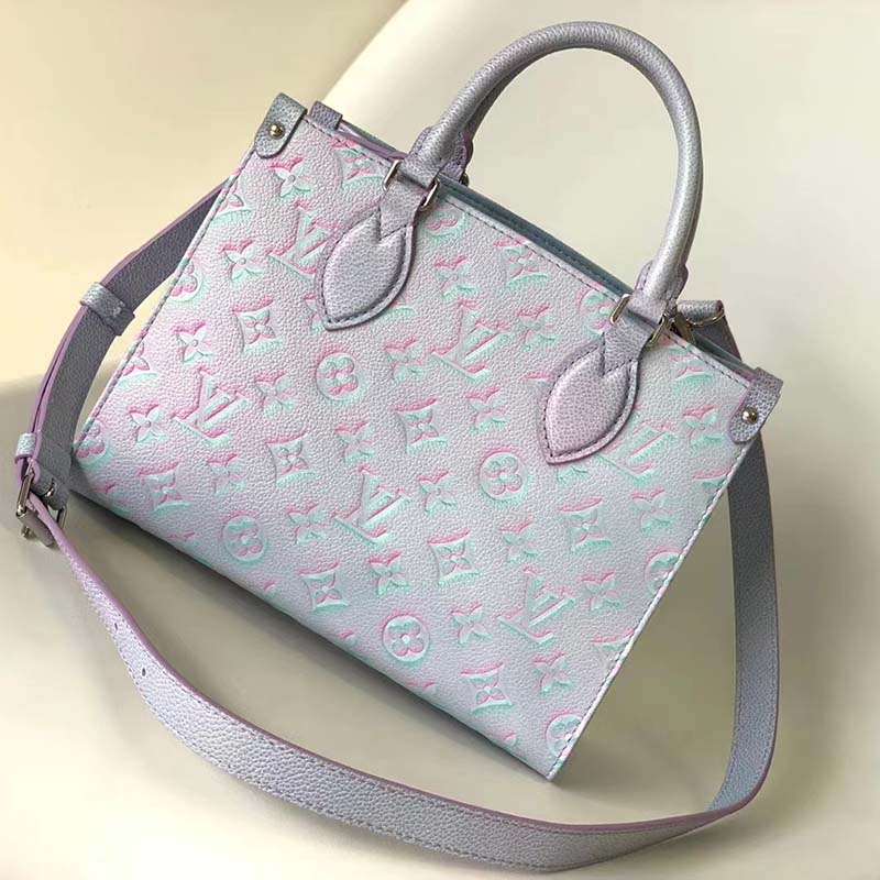 Louis Vuitton OnTheGo PM Lilas in Grained Cowhide Leather with