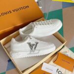 Louis Vuitton LV Women Time Out Sneaker Silver Calf Leather Strass - immagine 2