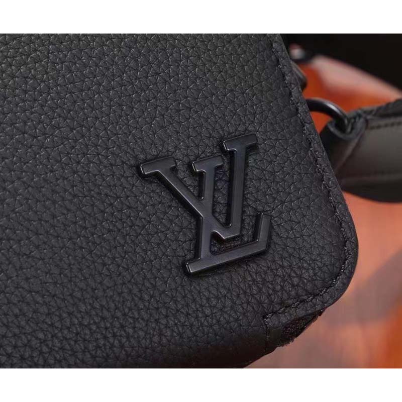 Louis Vuitton LV lined phone wearable pouch Black Leather ref.511114 - Joli  Closet